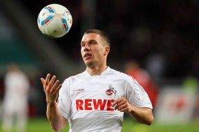 开云体育平台APP-拜仁血拼摩纳哥，奥斯梅恩，那个在攻防绞肉机中起舞的转换核心