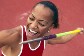 开云体育世界杯-三笘薰F1赛道超车莱比锡，足球与赛车如何掀翻美国霸权叙事？