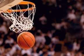 开云体育下载-老鹰铁翼锁死魔术，杜兰特单骑破阵，当防守成为艺术，巨星照亮前路